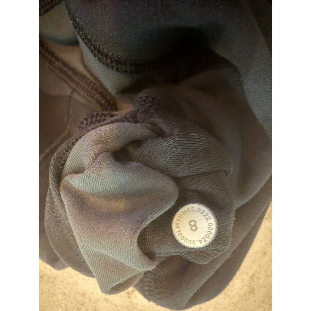 Lululemon Align Camo Leggings Size 8 28 inseam - Picture 3 of 3